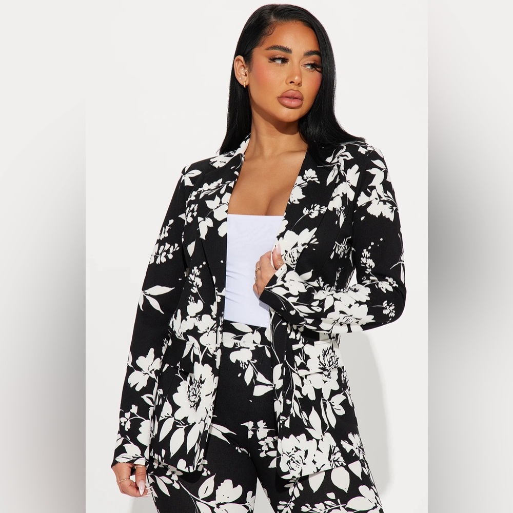 "Keep It Modern" 2pc Floral Print Blazer Pant Set | FASHION NOVA Size Large - Picture 3 of 6